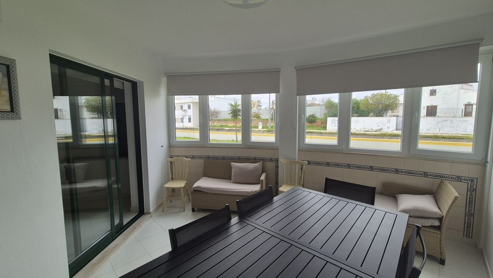 Arrenda-se apartamento T2 ao Ano