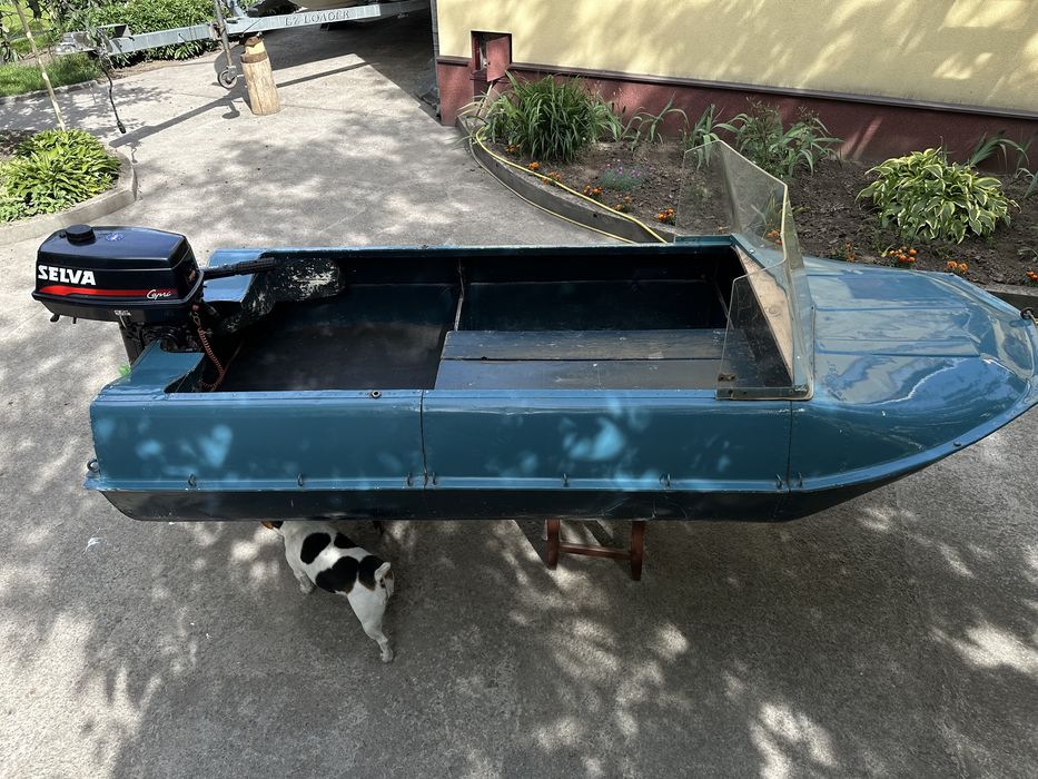Лодка «Романтика» с мотором