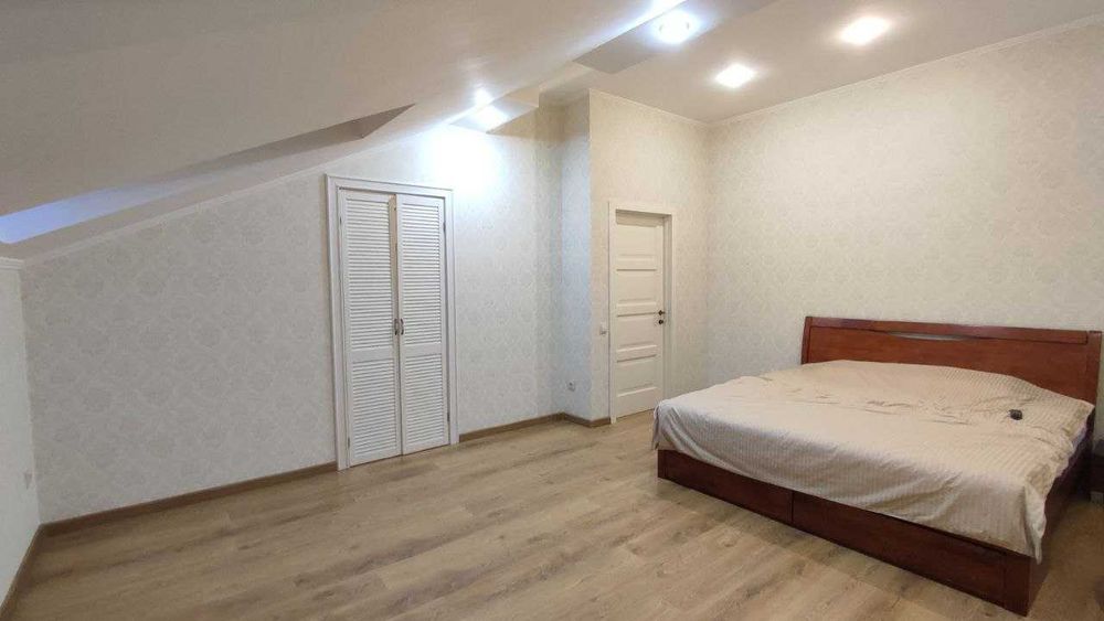 Продається простора квартира на пр.Шевченка