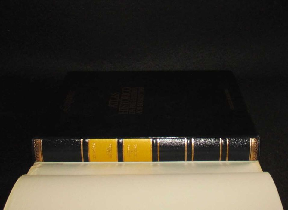 Livro História Universal Atlas Histórico Pré História aos nossos Dias