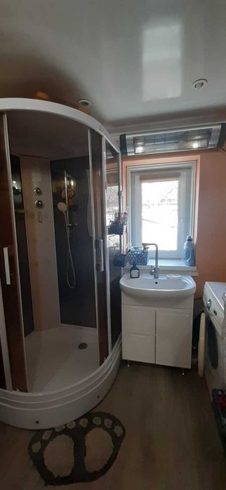 Продаж частини будинку з ремонтом