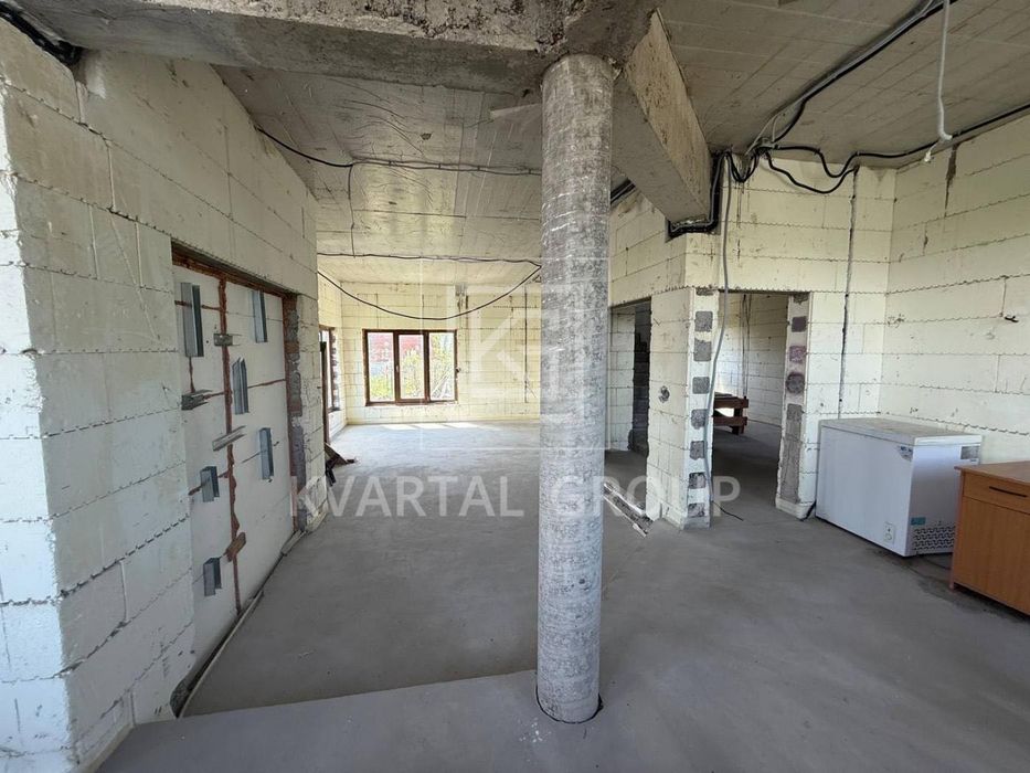 Продаж будинку 180 м² на 11 сотках з гаражем, підвалом 105 м² та укриттям в Блиставиці.