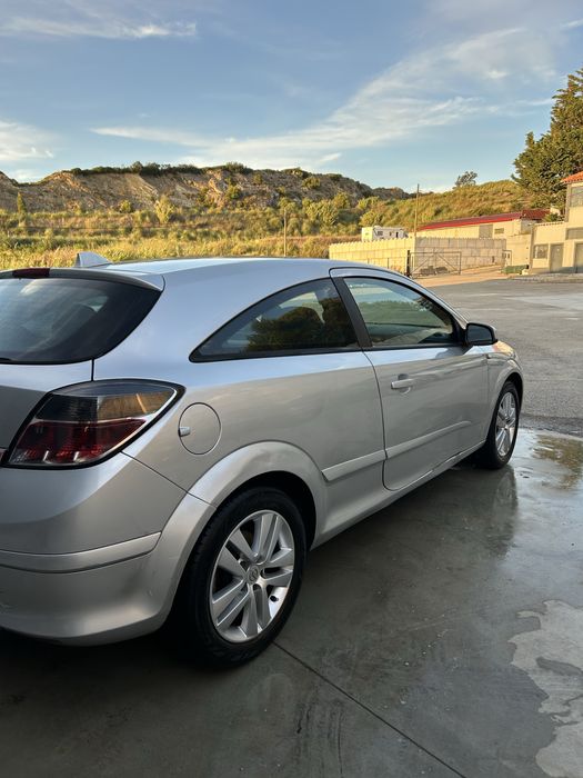 Opel Astra GTC 1.3 CDTI