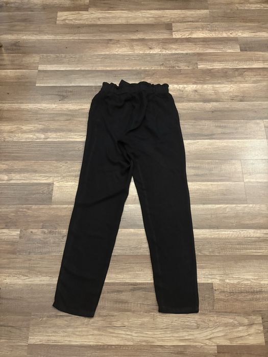 Czarne spodnie z wiskozy 100% Cubus XS
