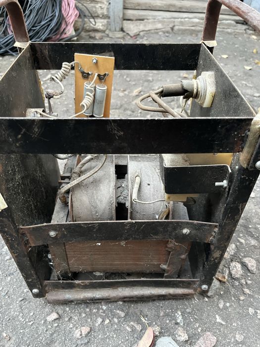 Продам сварочный аппарат на медной шине.