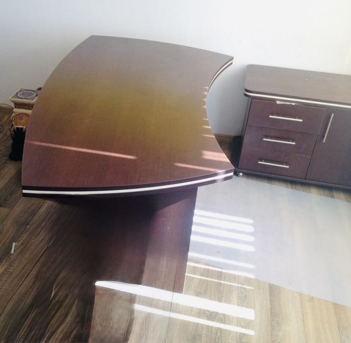 Шафа з полицями/ стіл офісний