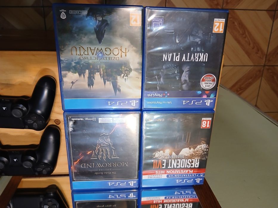 Sony PlayStation 4 slim HDD 500GB dwa pady / cztery gry / okablowanie