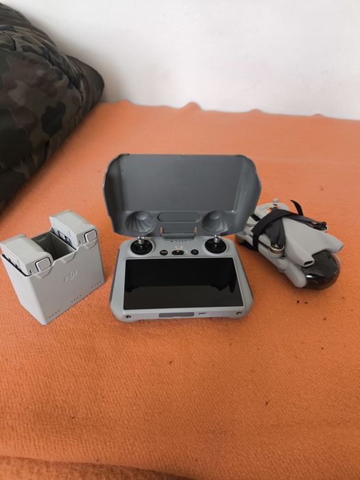 Dron DJI Mini 3 Fly More Combo – stan wzorowy, pełny zestaw