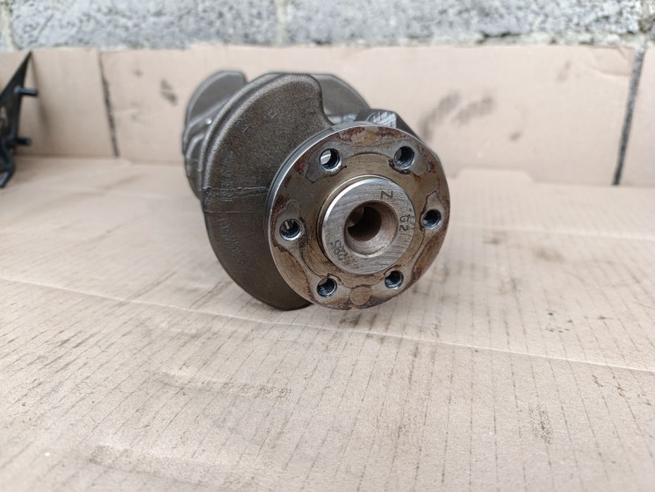 Колінвал коленвал 1.6 HDI 307 5008 207 Berlingo c4 c5 expert