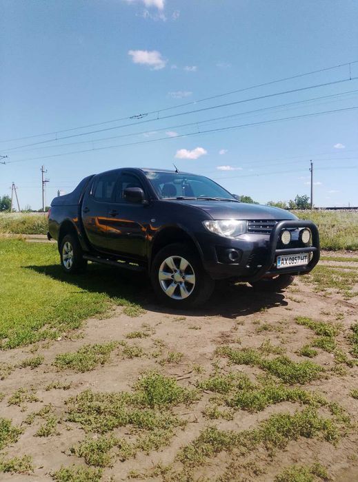 Mitsubisi L200 продаж