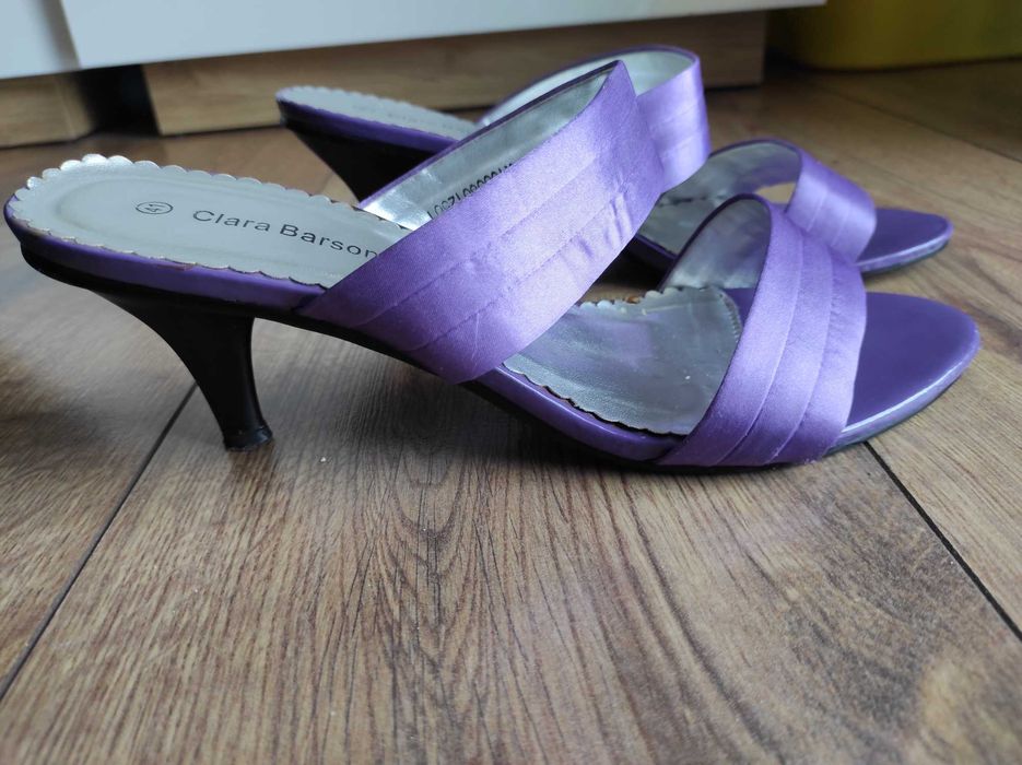 Buty fioletowe na obcasie