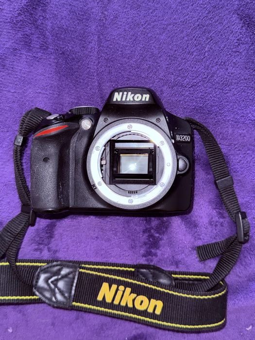 Оригінальний дзеркальний фотоапарат Nikon D3200 обʼєктив 18-55