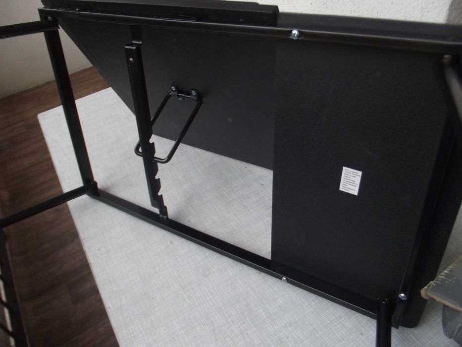 Stolik pod laptopa