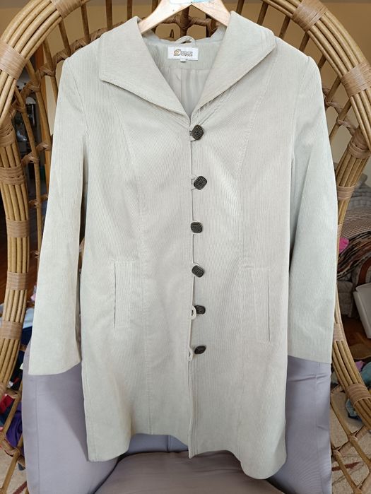 Płaszcz wiosenny jesienny sztruks damski L 40