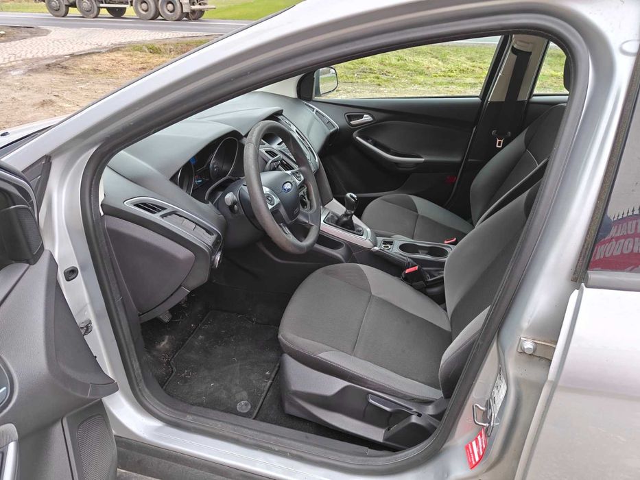 Ford focus mk3 kombi 1.6 16v 105ps super stan