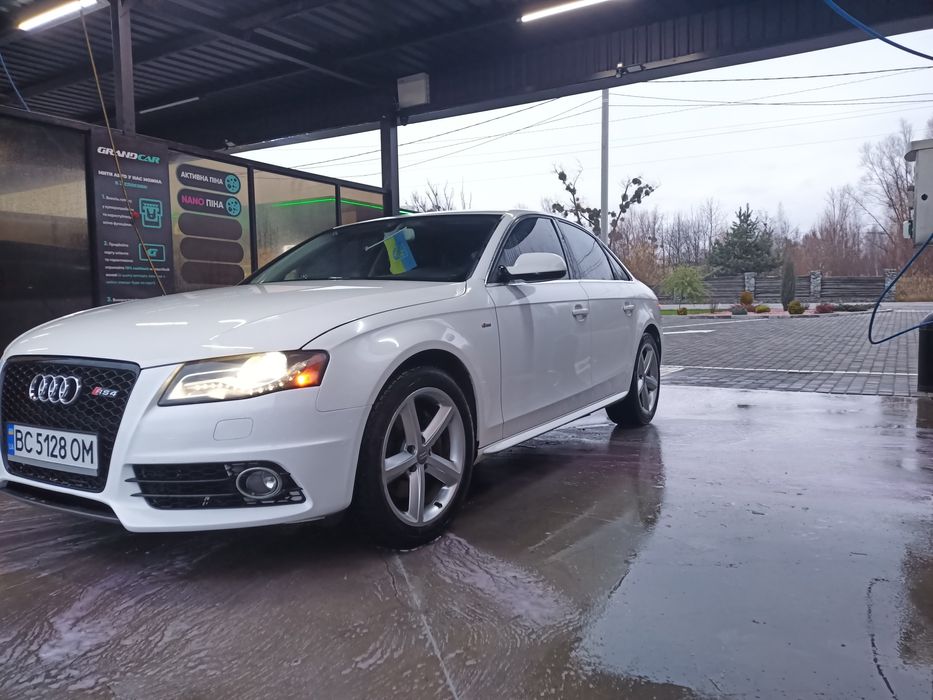 Ауді А4б8 з гарантією