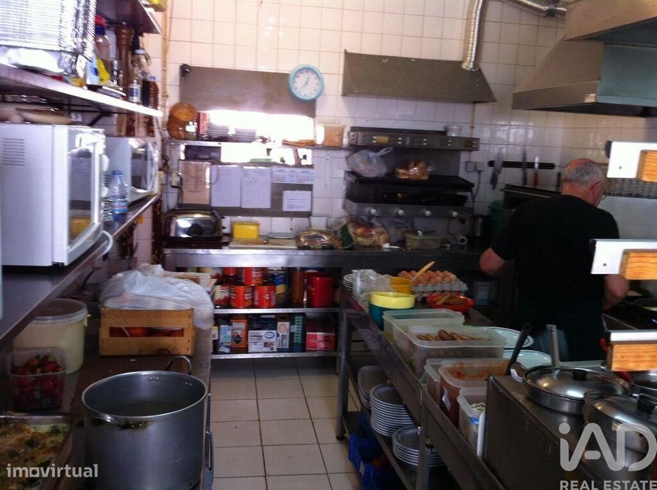 Loja / Estabelecimento Comercial em Albufeira e Olhos de Água de 118,0