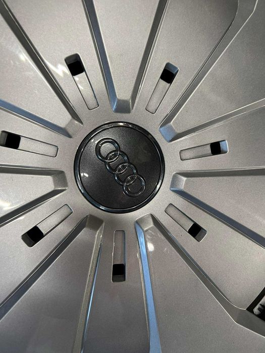 Ковпаки Оригінальні R16 Audi 4Шт ЯК НОВІ БЕЗ ДЕФЕКТІВ