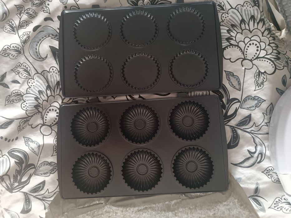 Opiekacz z wymiennymi płytkami