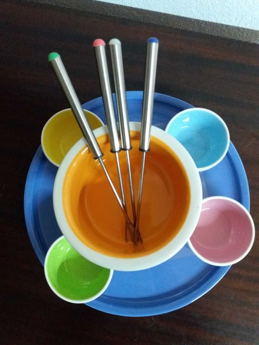 Fondue de cerâmica novo
