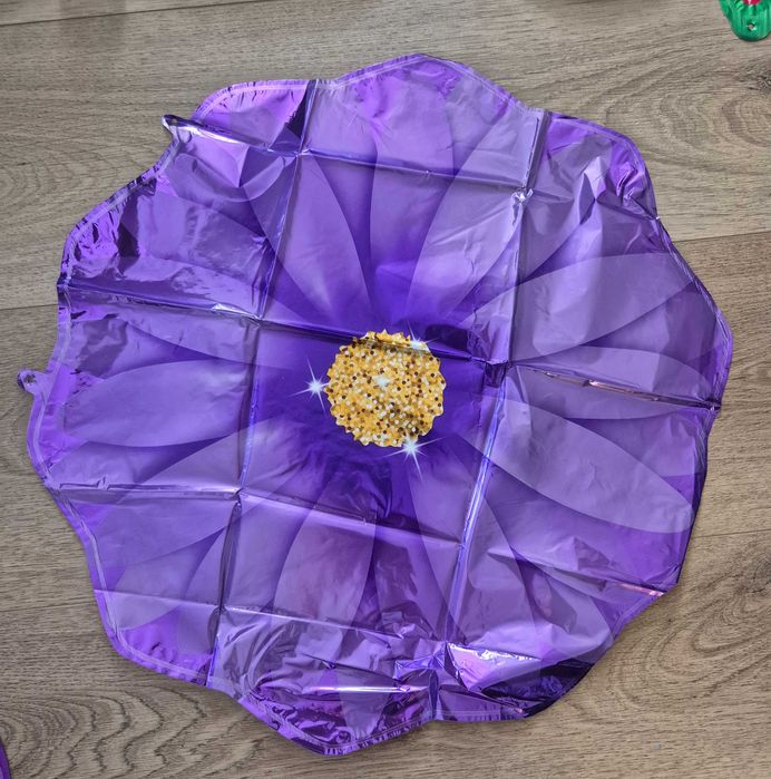 5 sztuk balonów kwiatki. Szerokość ok 50cm.