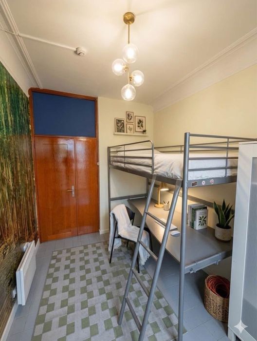 Cama beliche com secretaria
