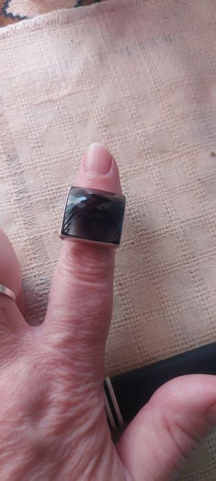 Продам шикарный набор серебра с камнем