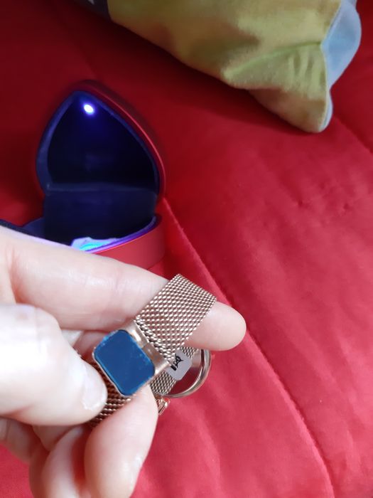 Relógio com bracelete magnético