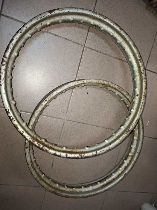 Ladne proste obrecze rawki felgi 1,85-18" kola wsk 125 ,shl m11 prl