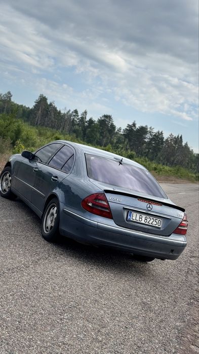 Mercedes Benz W211