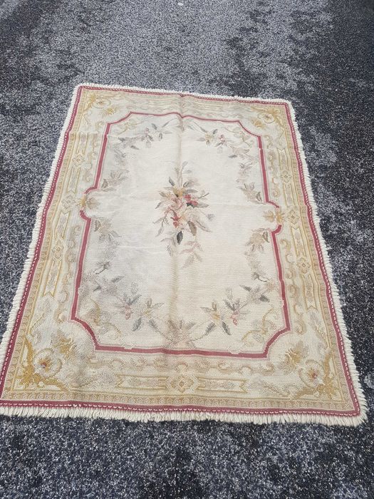 Tapete Arraiolos antigo 120x 178cm