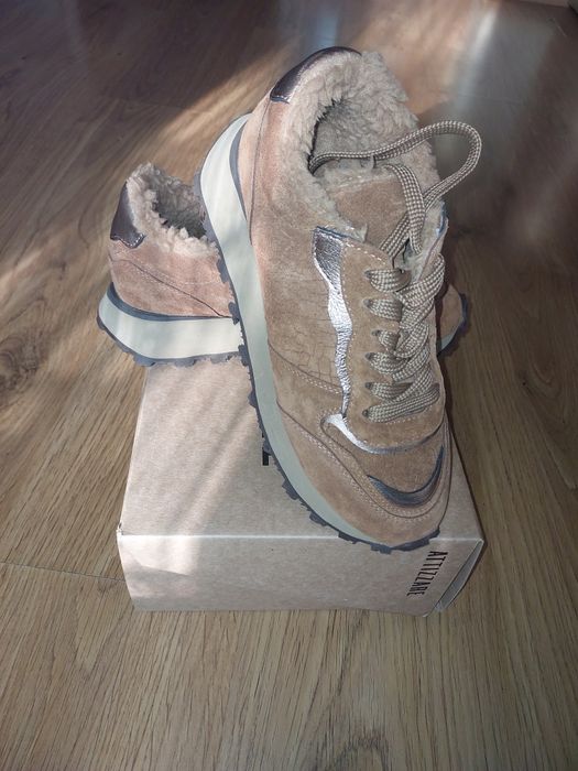 Жіночі кросівки на меху ( безкоштовна доставка )