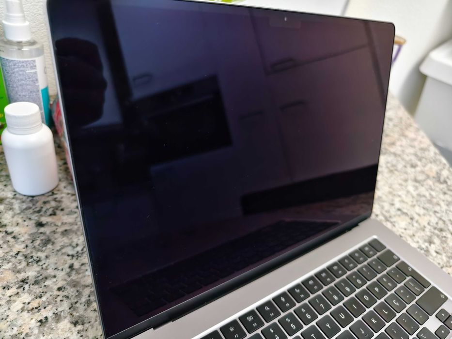 Macbook Air M2 15,5" 8gb 256gb 99% bateria