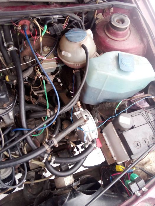 Продам срочно вольцваген пассат в 3 газ бензин