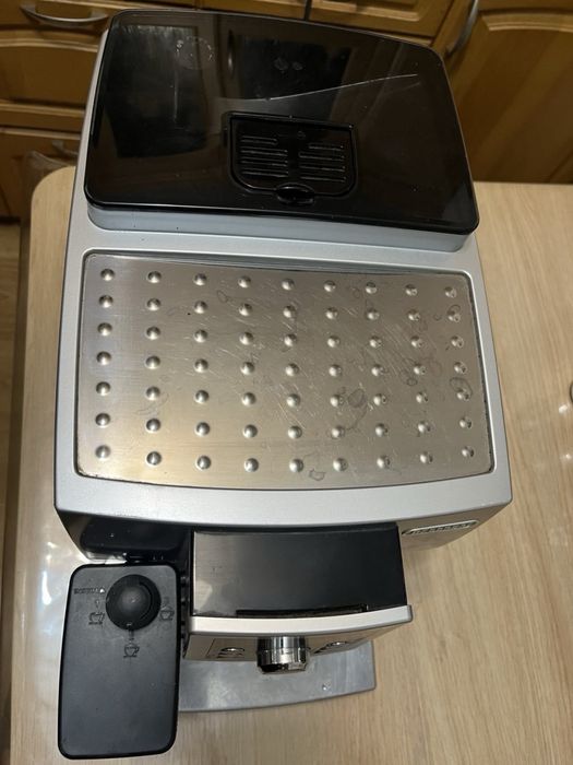Кавоварка Delonghi