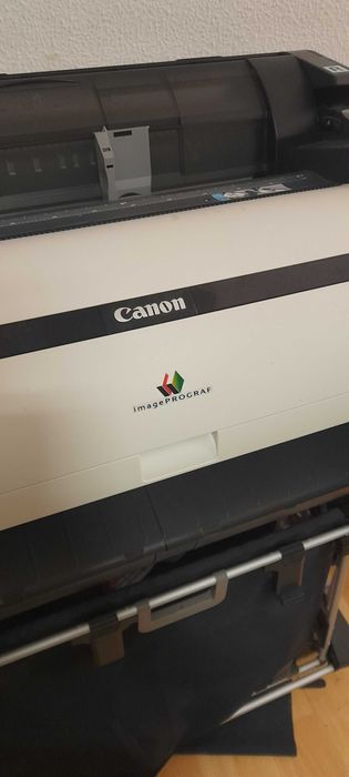 Plotter Canon iPF670 + Suporte + Papel | sem tinteiros