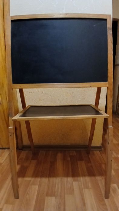 Продам дитячий мольберт-доску для навчання недорого б/у