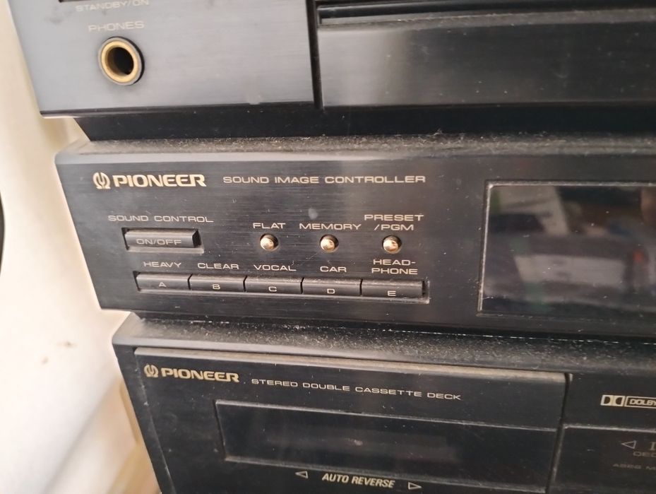 Aparelhagem Pioneer com amplificador, gira discos e colunas