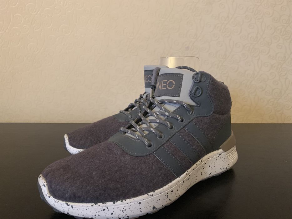 Adadas оригінальні ботінки