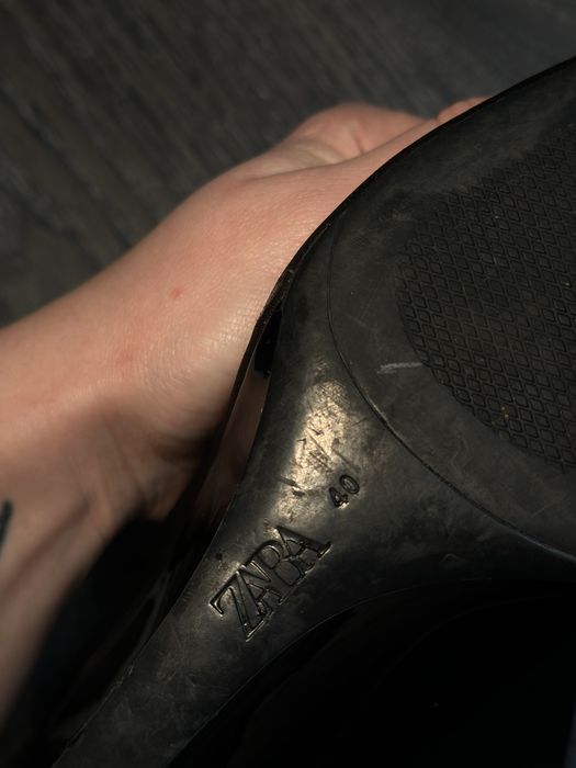 Чорні ботильйони Zara 40