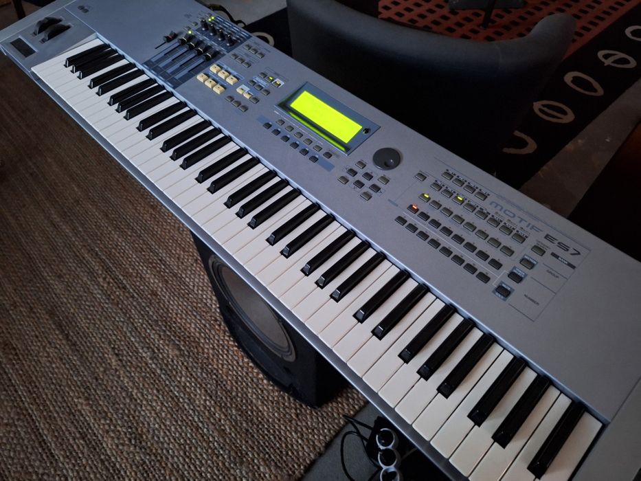 9642】 YAMAHA MOTIF ES8 シンセサイザー 訳あり 9642】 YAMAHA MOTIF