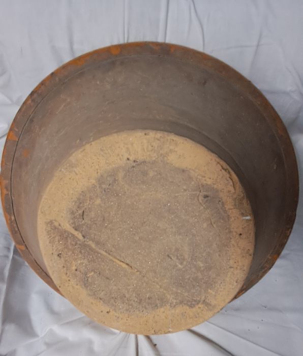 Alguidar antigo, rústico em barro.
Diâmetro 42 cm