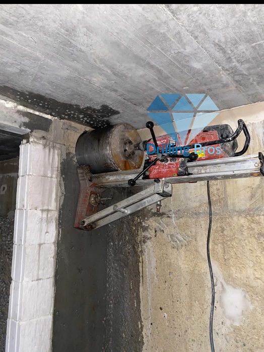 Wiercenie / Odwierty w betonie techniką diamentową Drilling Bros