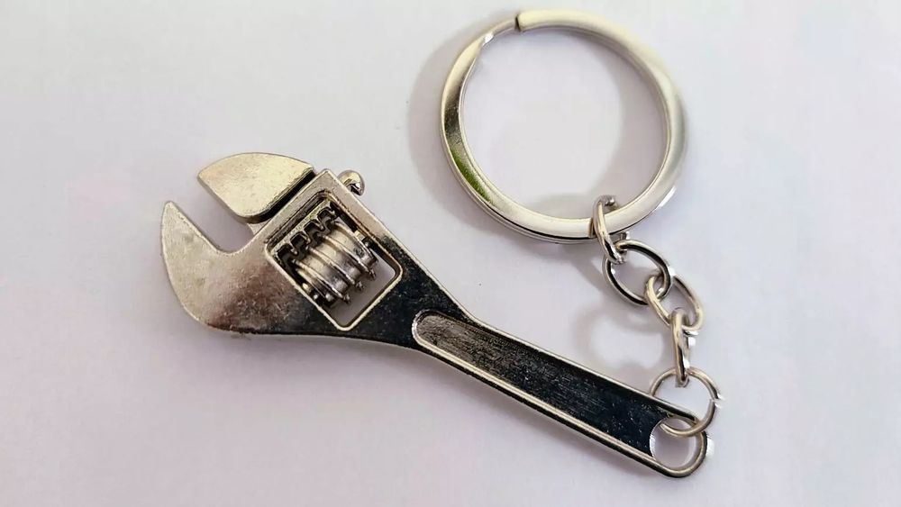 Brelok metalowy klucz francuski hydraulika