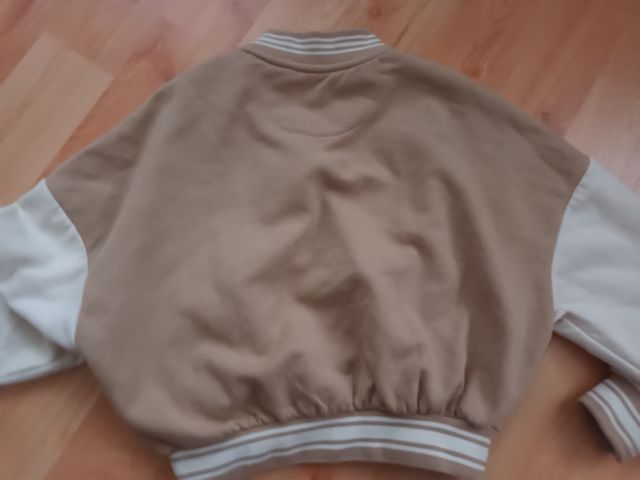 Oddam Bluzę bomberka krótka stan idealny - House