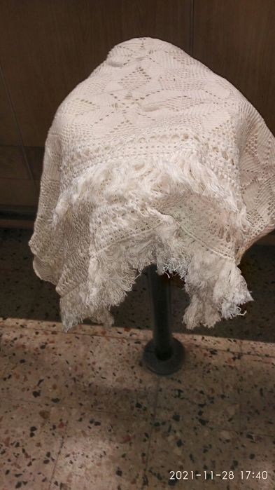 Colcha renda feita á mão com cerca de 200×190 antiga