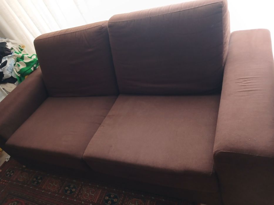 Sofá tecido castanho