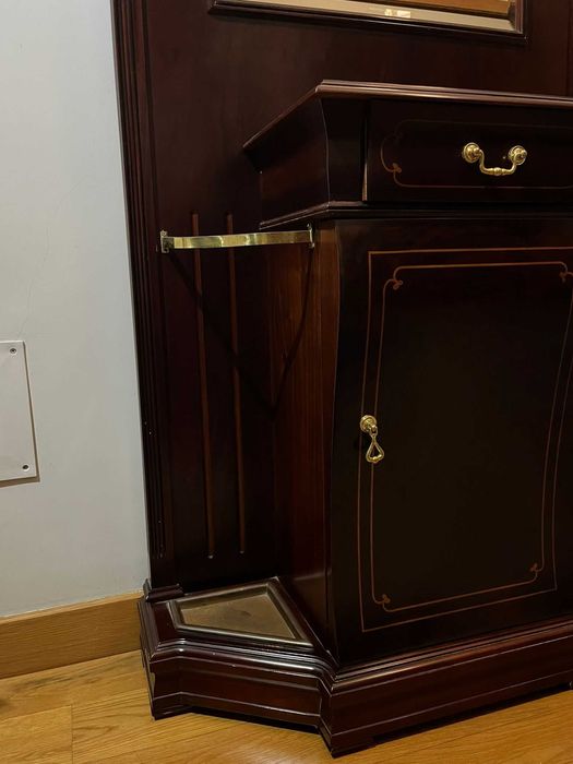 Bengaleiro com espelho