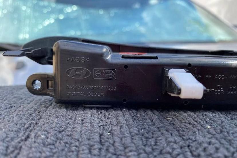 Часы на Hyundai Elantra MD USA