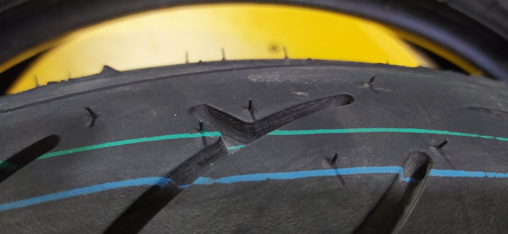 Шина нова є тільки передня 1300